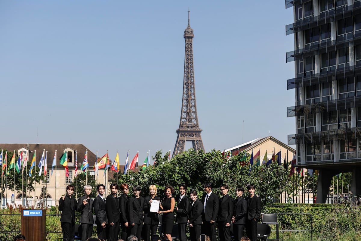 El grupo de K-pop Seventeen, primer embajador para la juventud de la Unesco