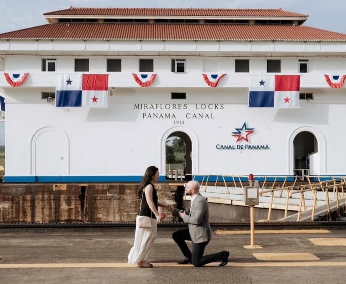 El ex diputado Edison Broce y su foto estilo ‘pre boda’ junto a su prometida, la abogada y violinista Ioana Rotar