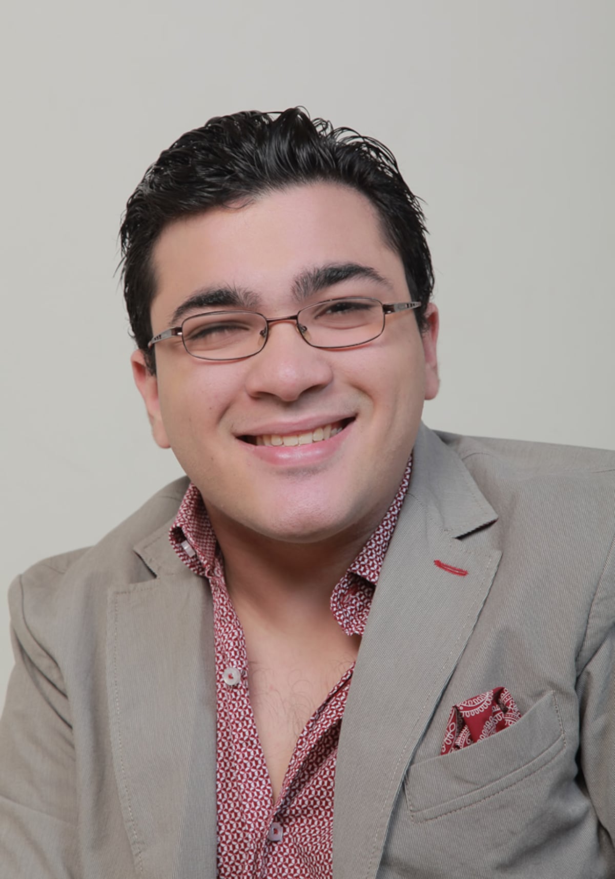 En su debut como escritor, Juanpi Dolande inspira con su historia de vida