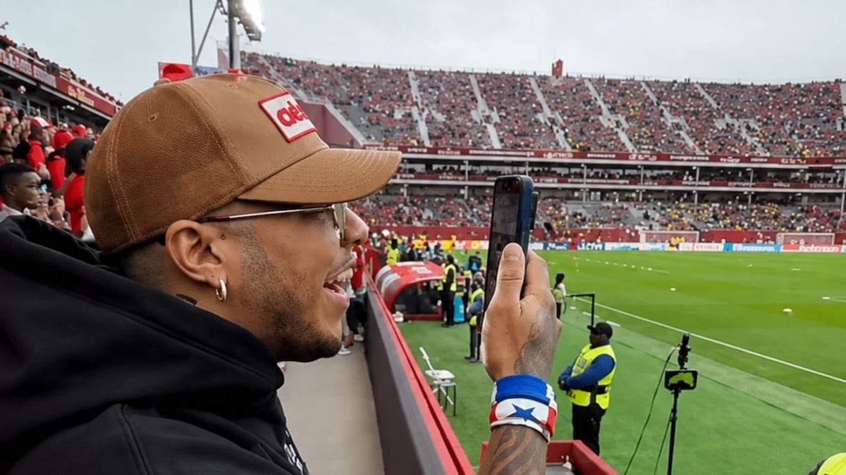 Cuando eres Boza y escuchas por primera vez una de tus ‘plenas’ en un partido del Mundial
