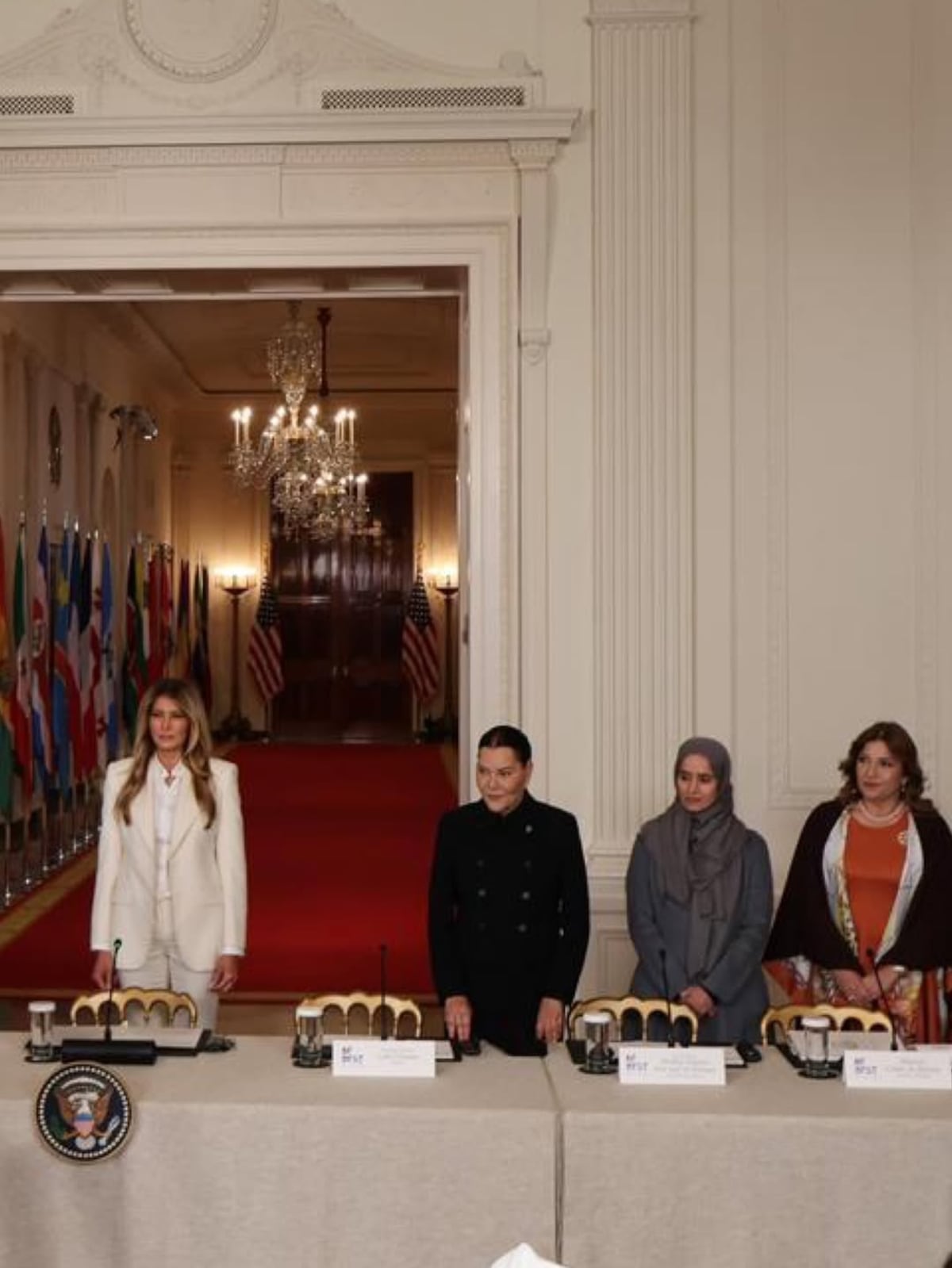 Maricel de Mulino, Melania Trump y un robot humanoide se reúnen en encuentro de primeras damas en la Casa Blanca 