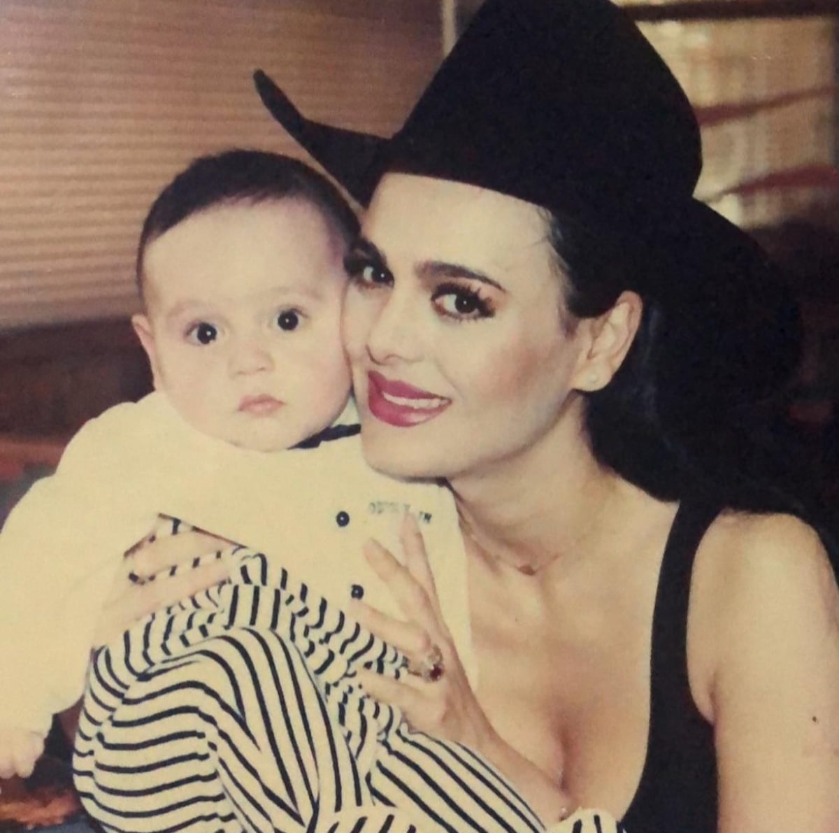 Fallece el cantante Julián Figueroa, el único hijo de la actriz Maribel Guardia