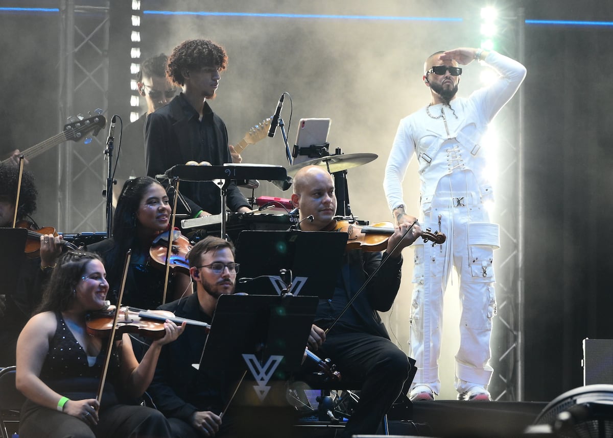 10 fotos de Yandel Sinfónico junto a la Orquesta Filarmónica de Panamá