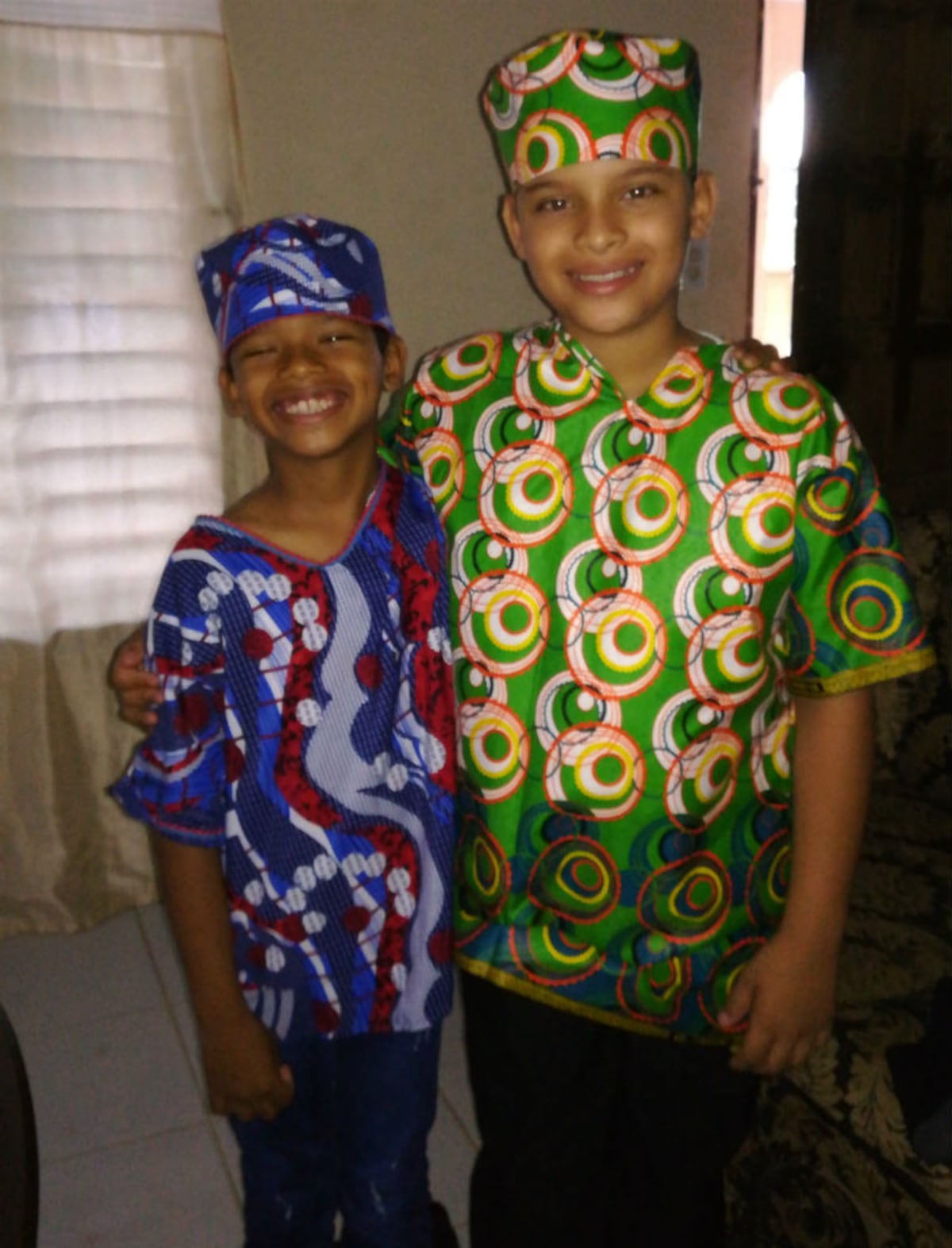 Orgullo y ternura: niños y niñas celebran el mes de la etnia negra