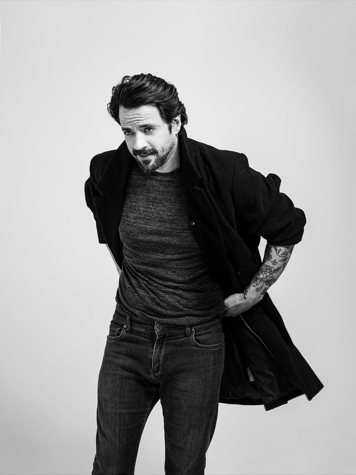 #GuapodeELLAS: el actor panameño Andrés Morales y sus nuevas fotos en blanco y negro