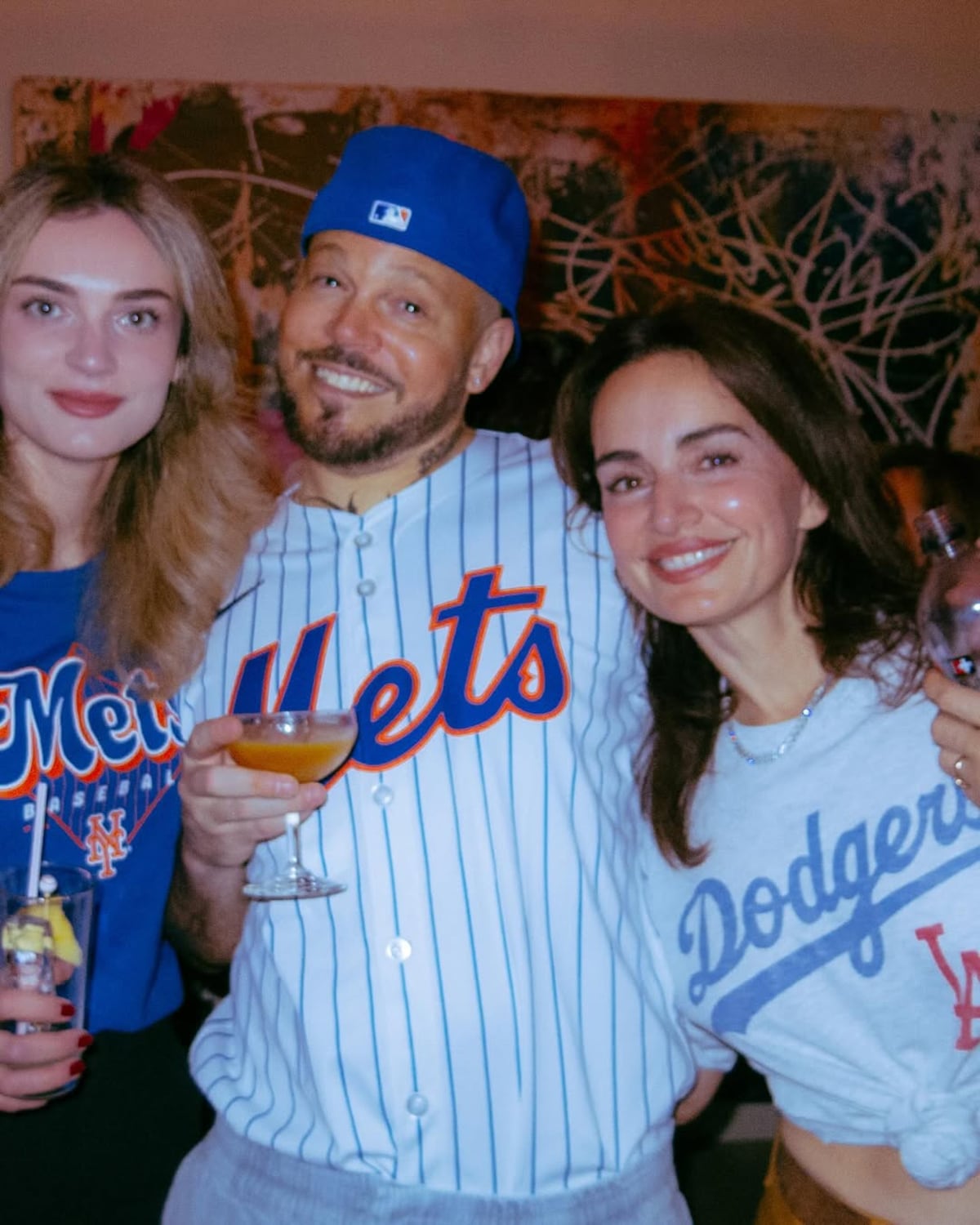 ‘Una fiesta de locos’: Así fue la celebración por el cumpleaños 47 de Residente