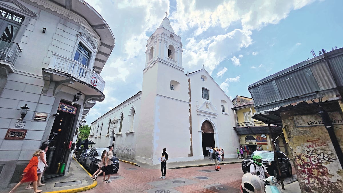 Estas son las 7 iglesias que puedes visitar este Jueves Santo en el Casco Antiguo