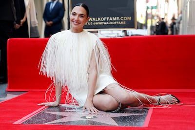 Gal Gadot recibe una estrella en Hollywood entre protestas pro Palestina e Israel 