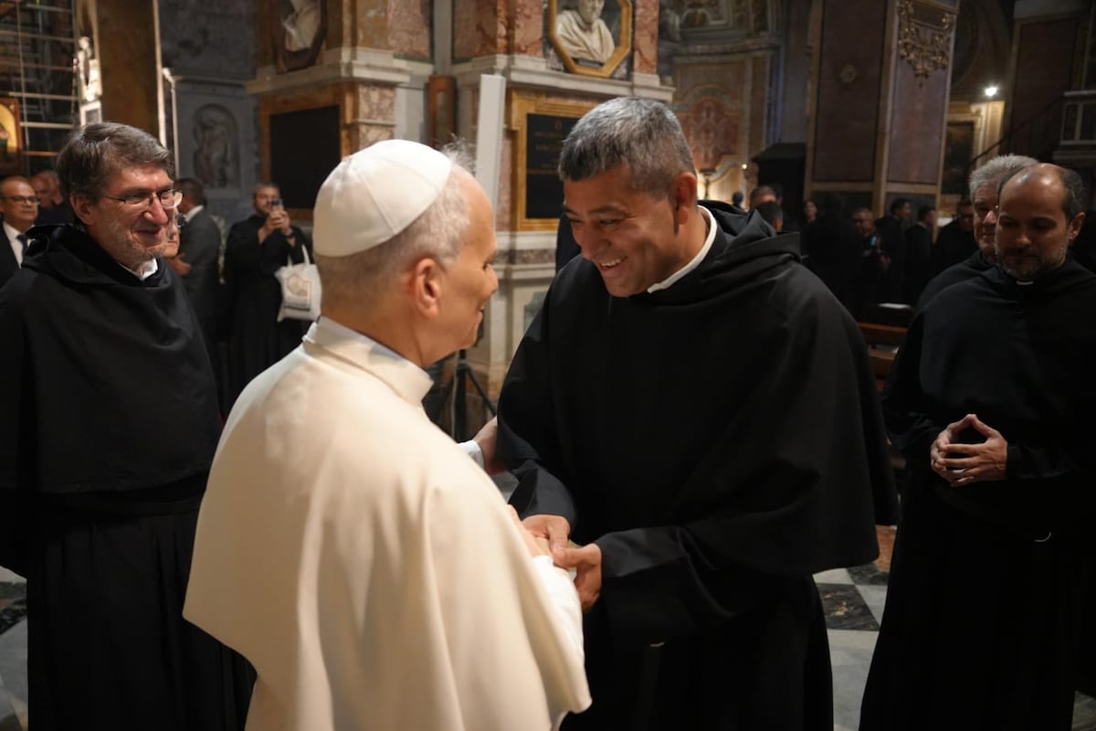 Encuentro con el papa León XIV: el fray panameño Carlos De la Cruz asiste al Capítulo General de la Orden de San Agustín en Roma