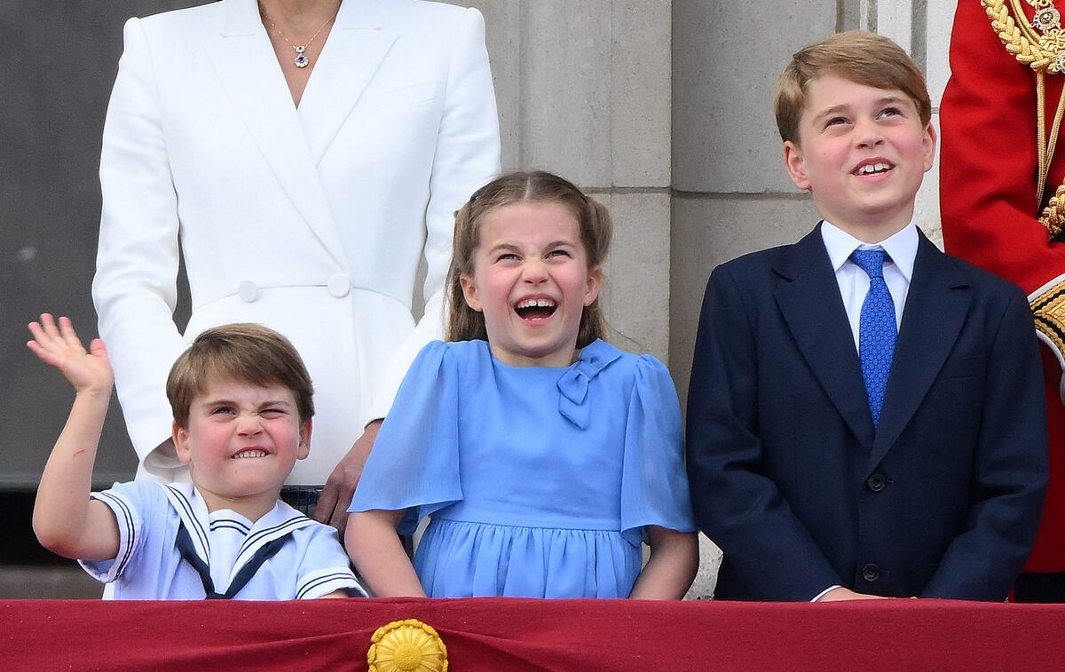 Los gestos del príncipe Louis se viralizan en las fiestas de Jubileo de Platino de su bisabuela, la reina