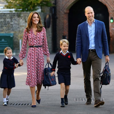 Las imágenes del primer día de escuela de la princesa Charlotte