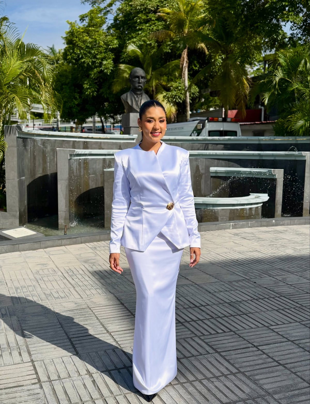 Diputadas de blanco: los ‘outfits’ del 1 de julio en la Asamblea Nacional