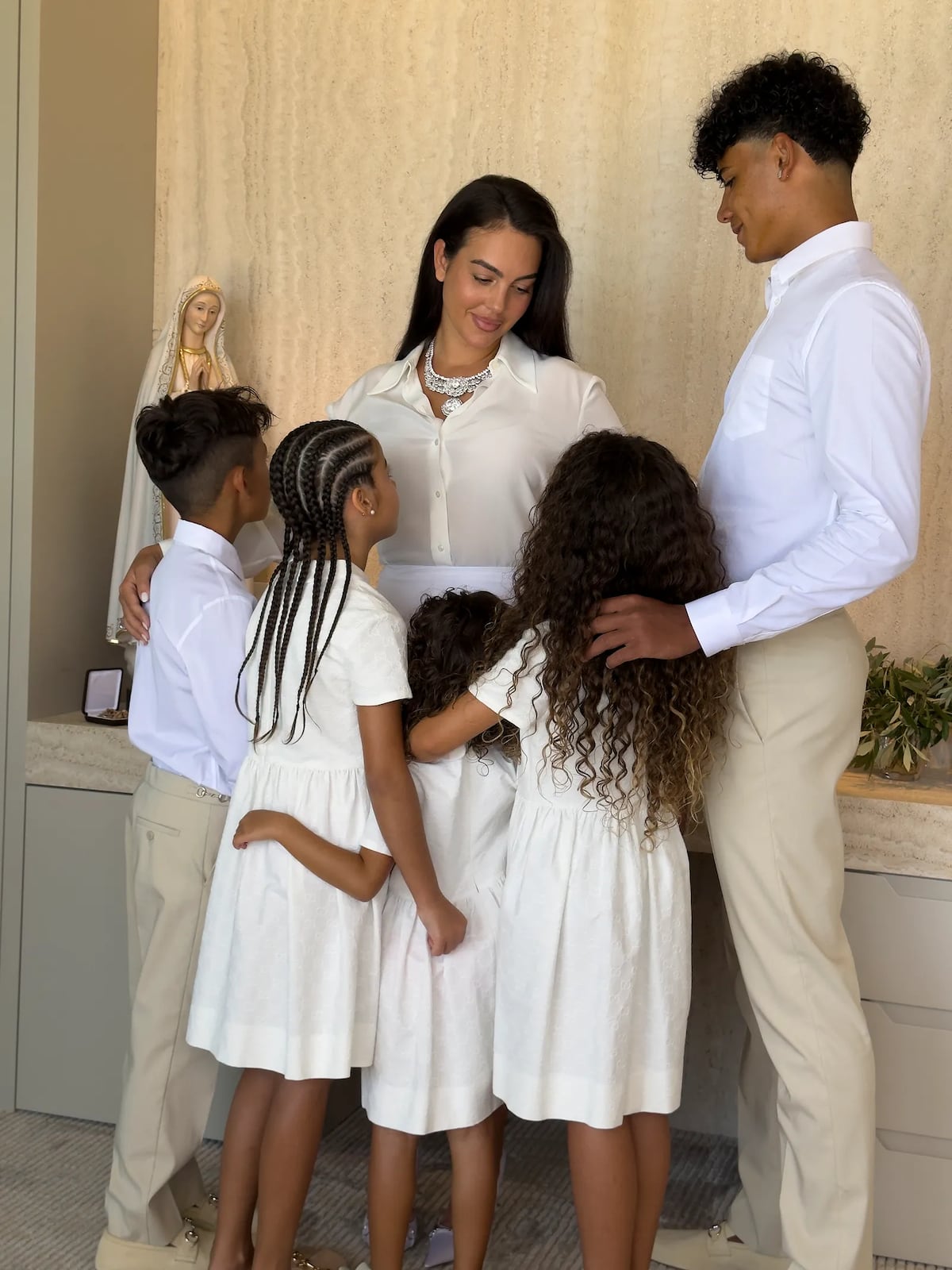 Cristiano Ronaldo y Georgina Rodríguez se casan vestidos de Gucci y con joyería valorada en más de 70 millones de dólares