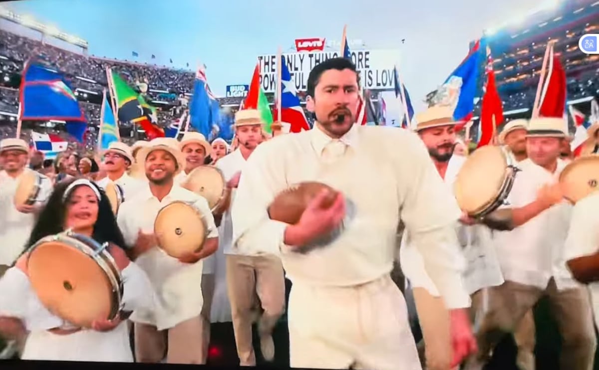 Momento histórico: la bandera de Panamá ondea en el medio tiempo del Super Bowl LX
