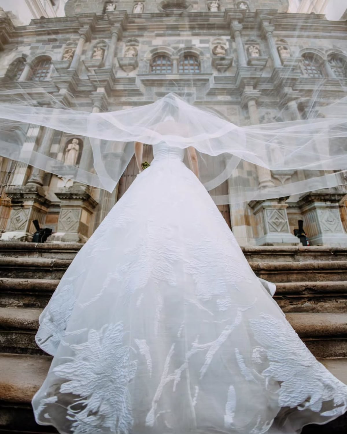 La boda de Dayana Sáez y Gio Scollo en Casco Antiguo y con banda musical