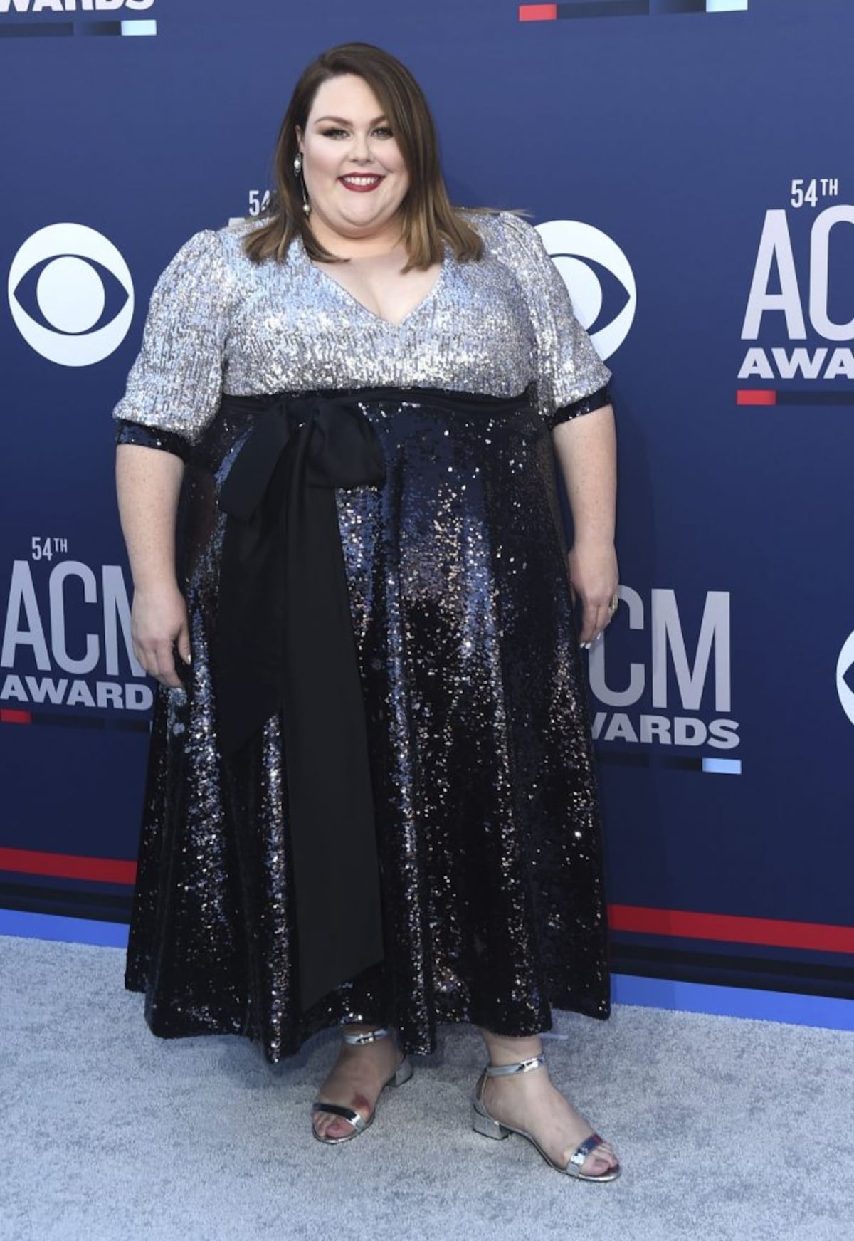 5 formas de incorporar lazos en tu ‘look’ (según las famosas)