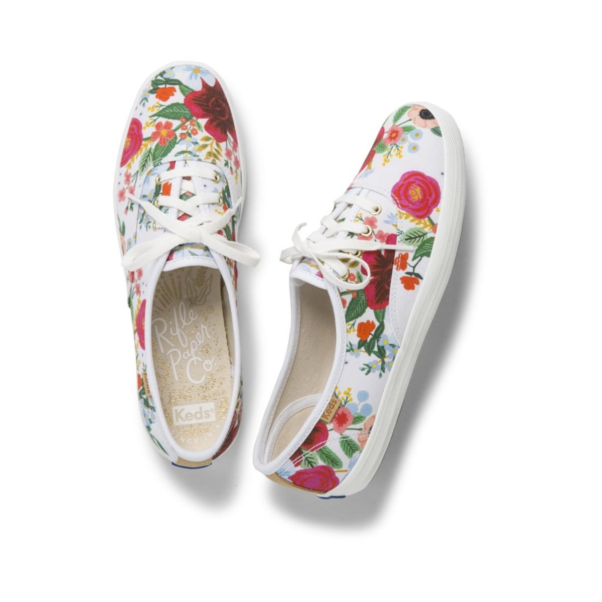 Patea la calle, 7 zapatillas cómodas y en tendencia para nosotras