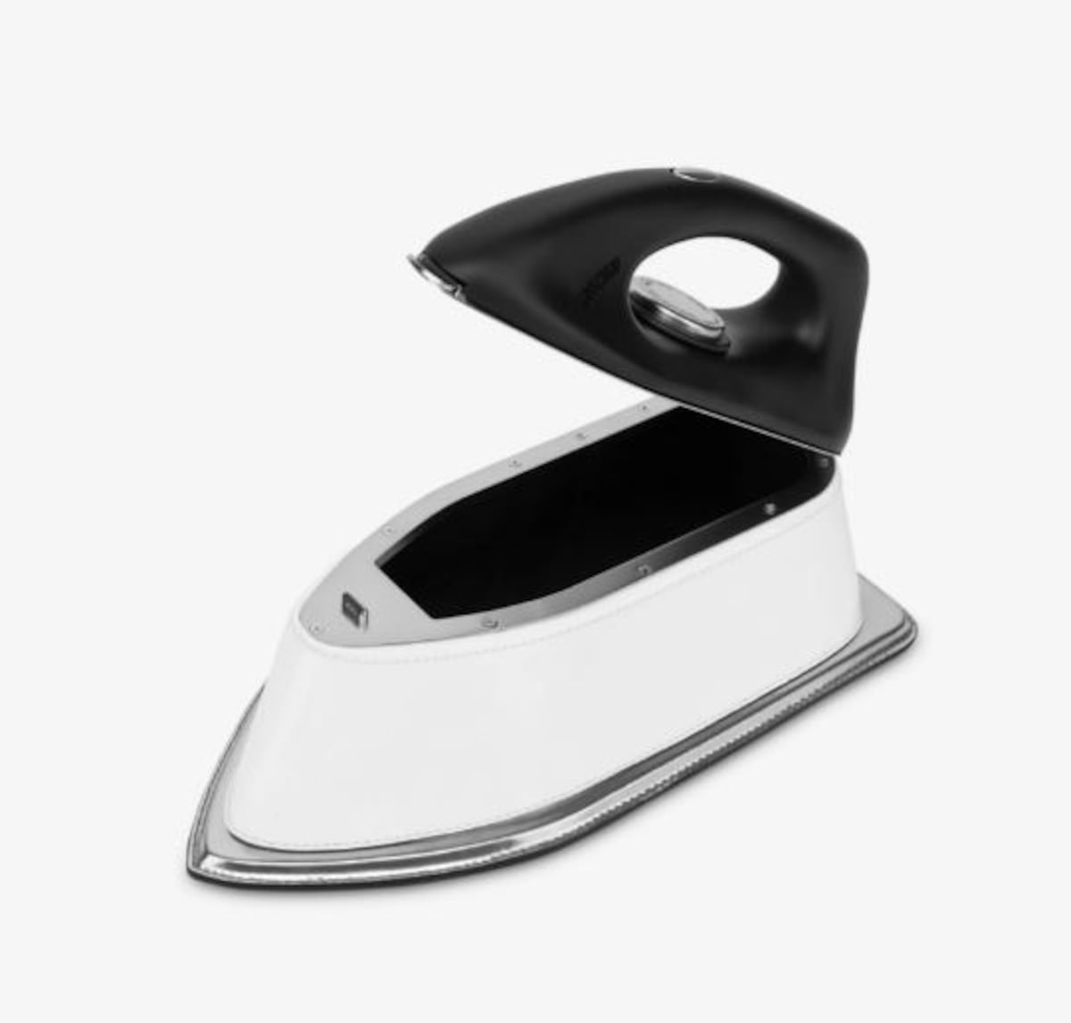 Espagueti, pescado y hasta una plancha:¿comprarías alguno de estos bolsos Moschino valorados en más de mil dólares?