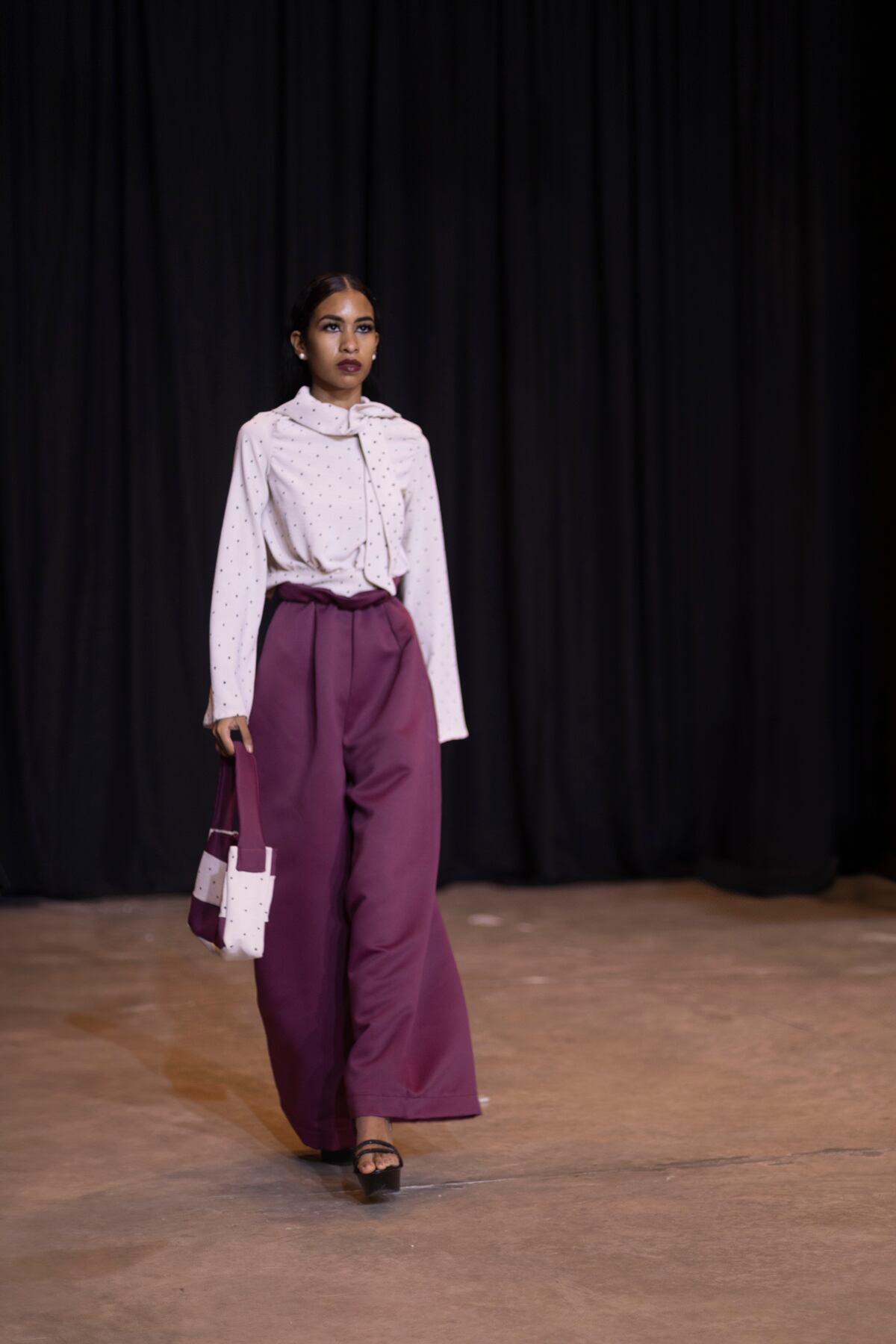 Estudiantes de Diseño de Moda de la Universidad de Panamá se toman La Manzana del Casco Antiguo