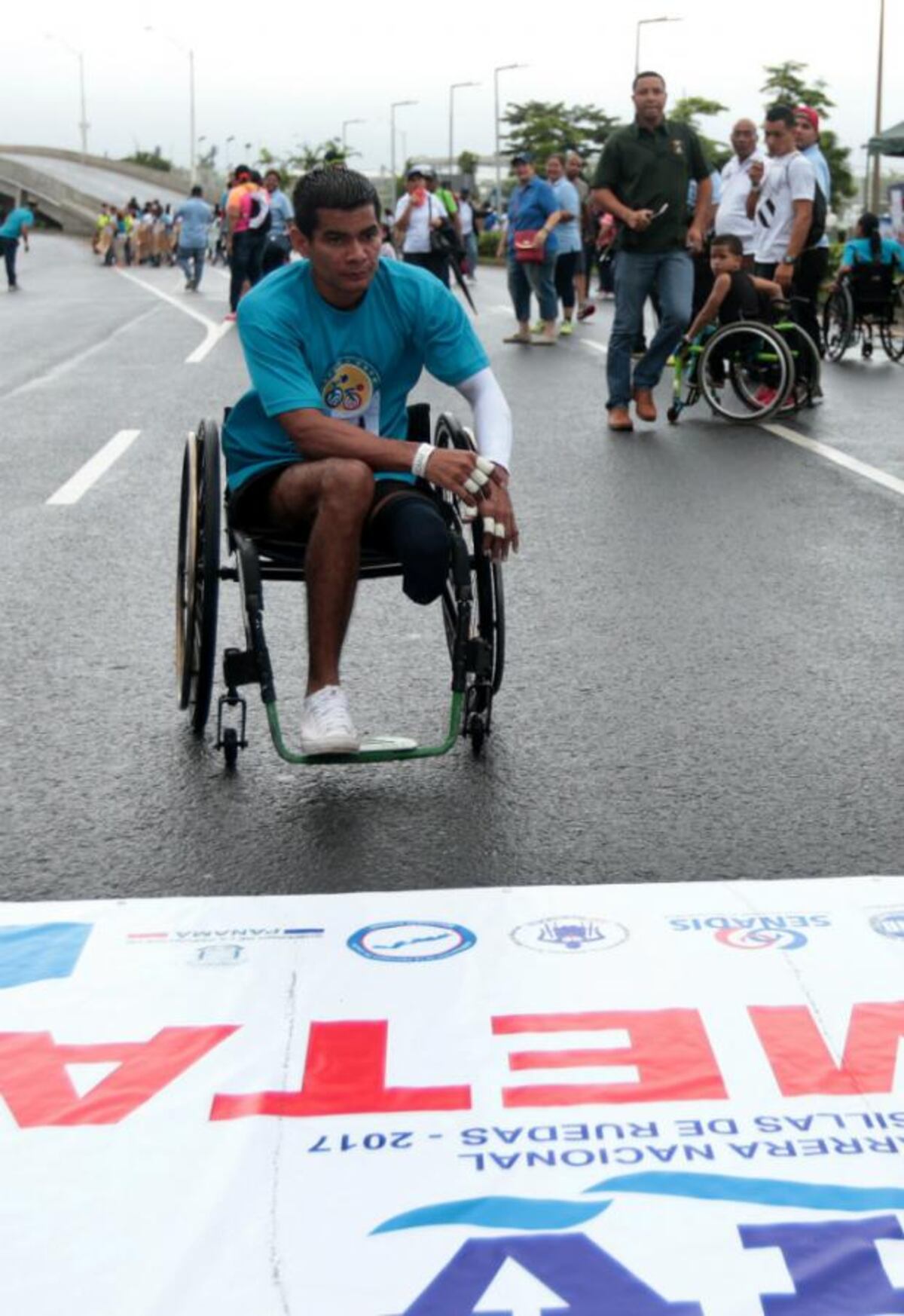 Carrera sobre sillas de ruedas 2017
