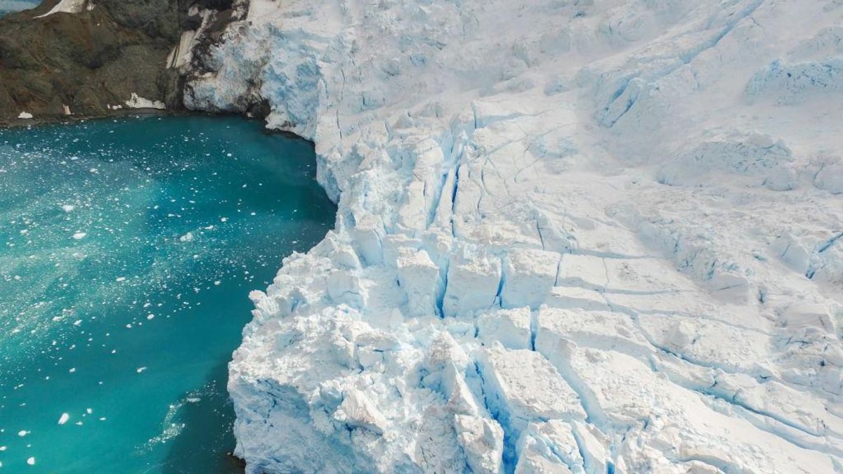 El mapa que revela en detalle los paisajes que se ocultan bajo el hielo de la Antártida