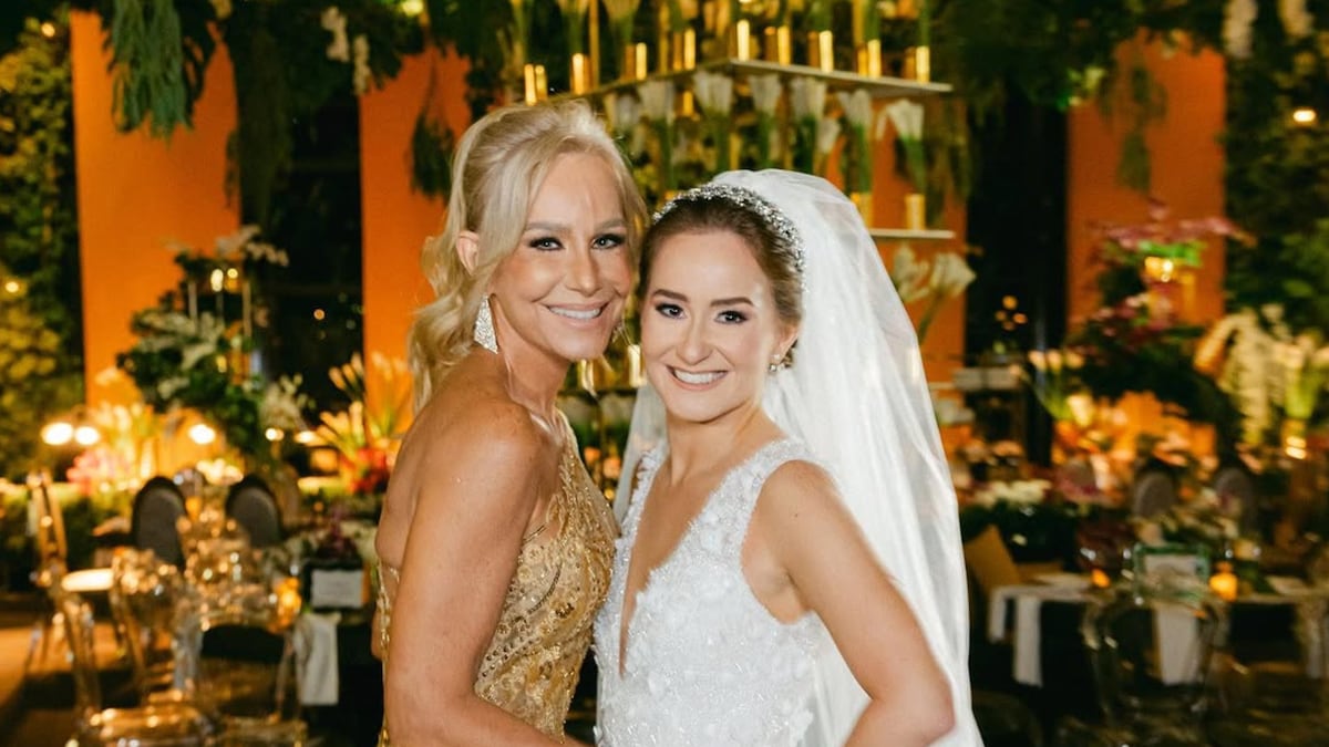 La presentadora Karen Chalmers anuncia en vivo que pronto será abuela