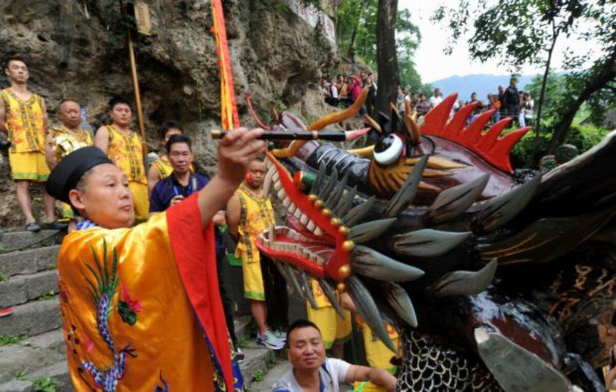 A remar: botes de Dragón en Asia