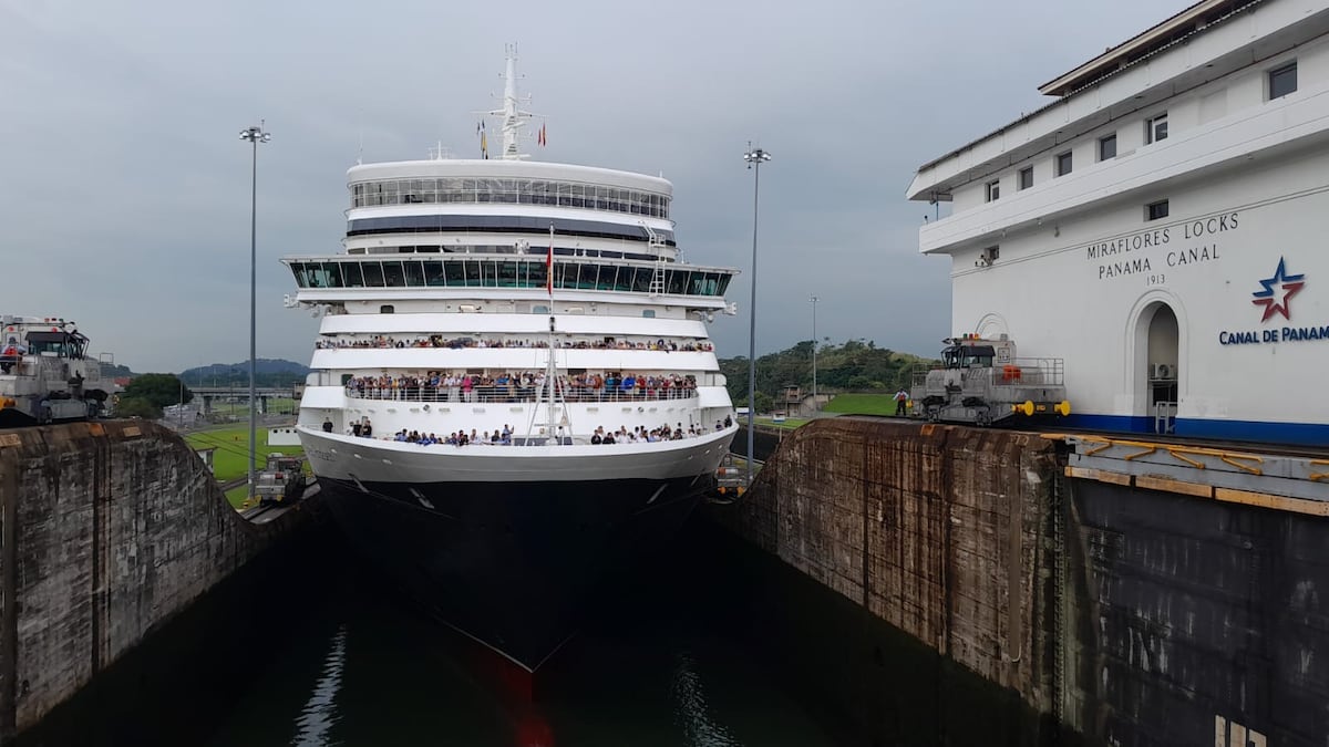 Con el Queen Elizabeth comienza la temporada de cruceros en el Canal de Panamá