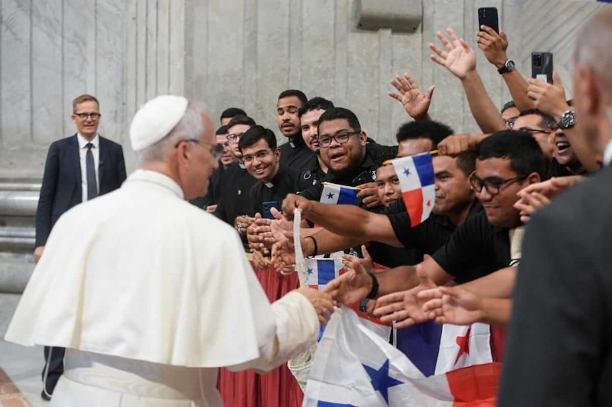 Panameños se encuentran con el papa León XIV en el Vaticano