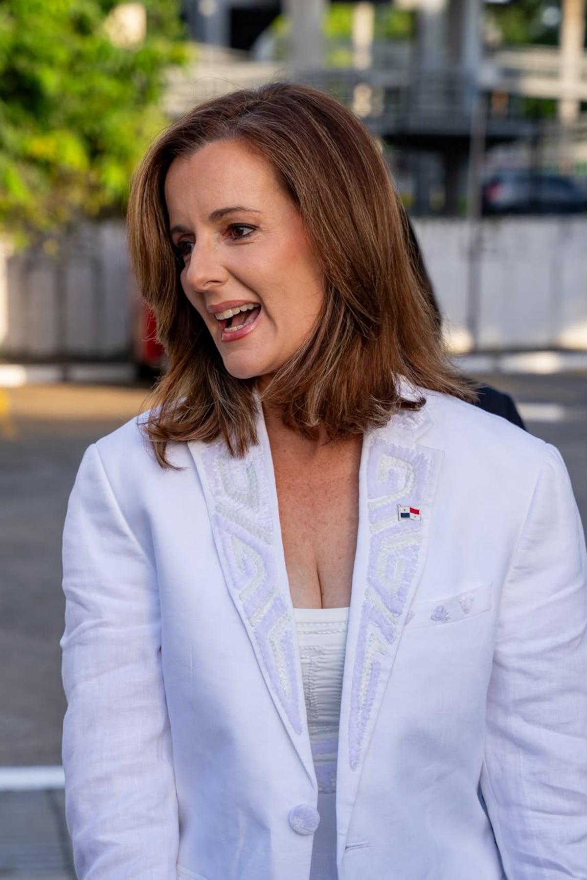 La diputada Janine Prado apuesta por un diseño con mola de Jochebec Design para la instalación de la Asamblea Nacional
