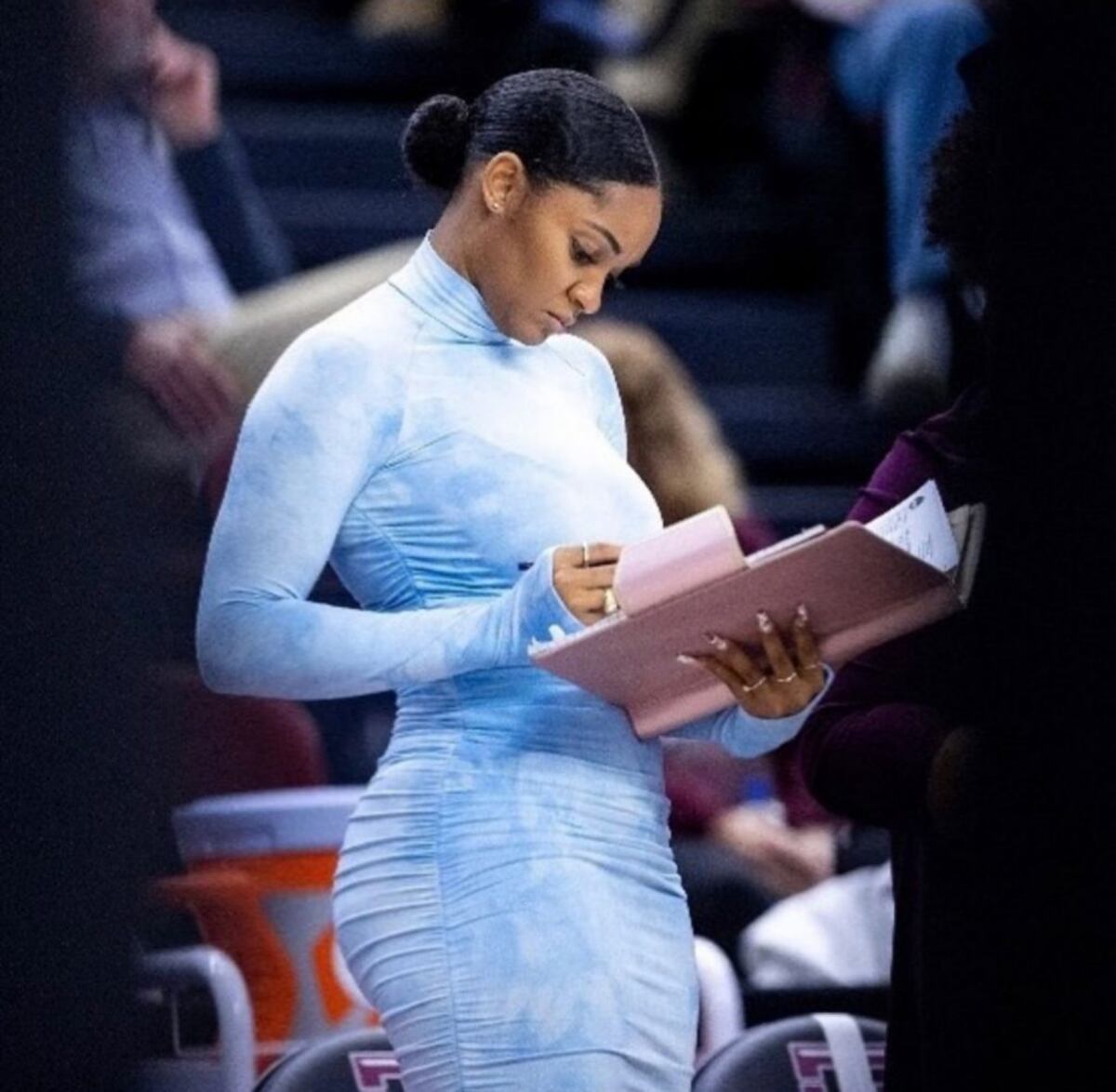 ‘¿Por qué usas pantalones tan apretados?’ y otras críticas que reciben las mujeres en los deportes