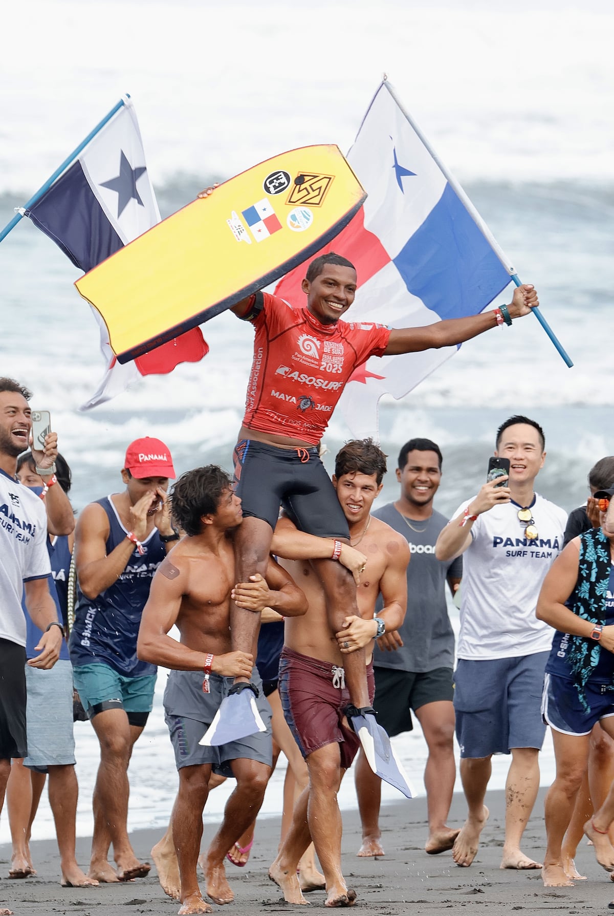 Edwin Núñez, el primer panameño que gana medalla de oro en Campeonato Panamericano de Surf