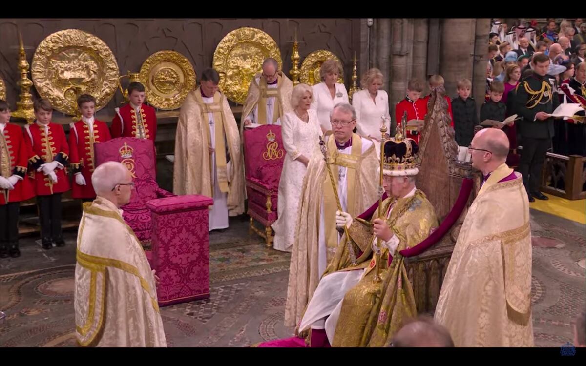 El rey Charles III es coronado, y también su esposa Camila