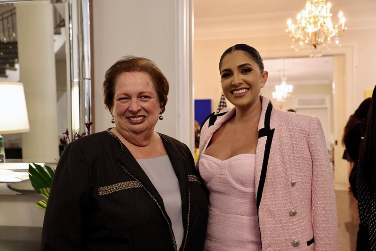 Networking entre mujeres en la residencia de la embajadora de Estados Unidos
