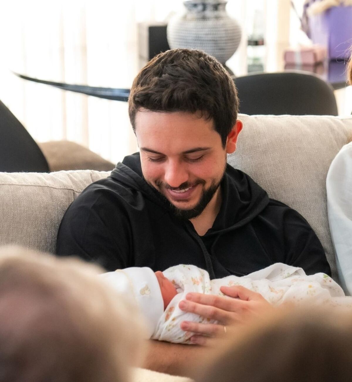 El rey Abdalá II y la reina Rania de Jordania ya son abuelos