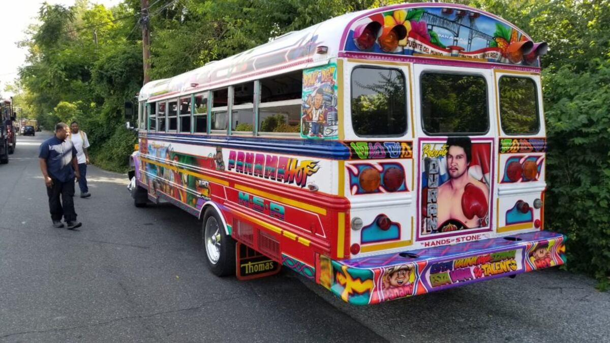 Moisés Sanjur, el panameño dueño y conductor del ‘diablo rojo’ en Washington