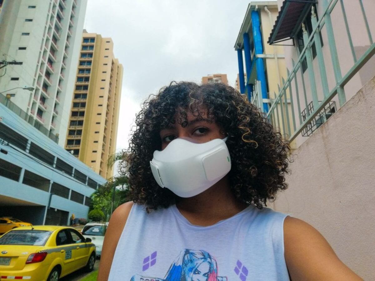 Probamos una mascarilla futurista (a lo Lady Gaga) y así se puede llevar en Panamá