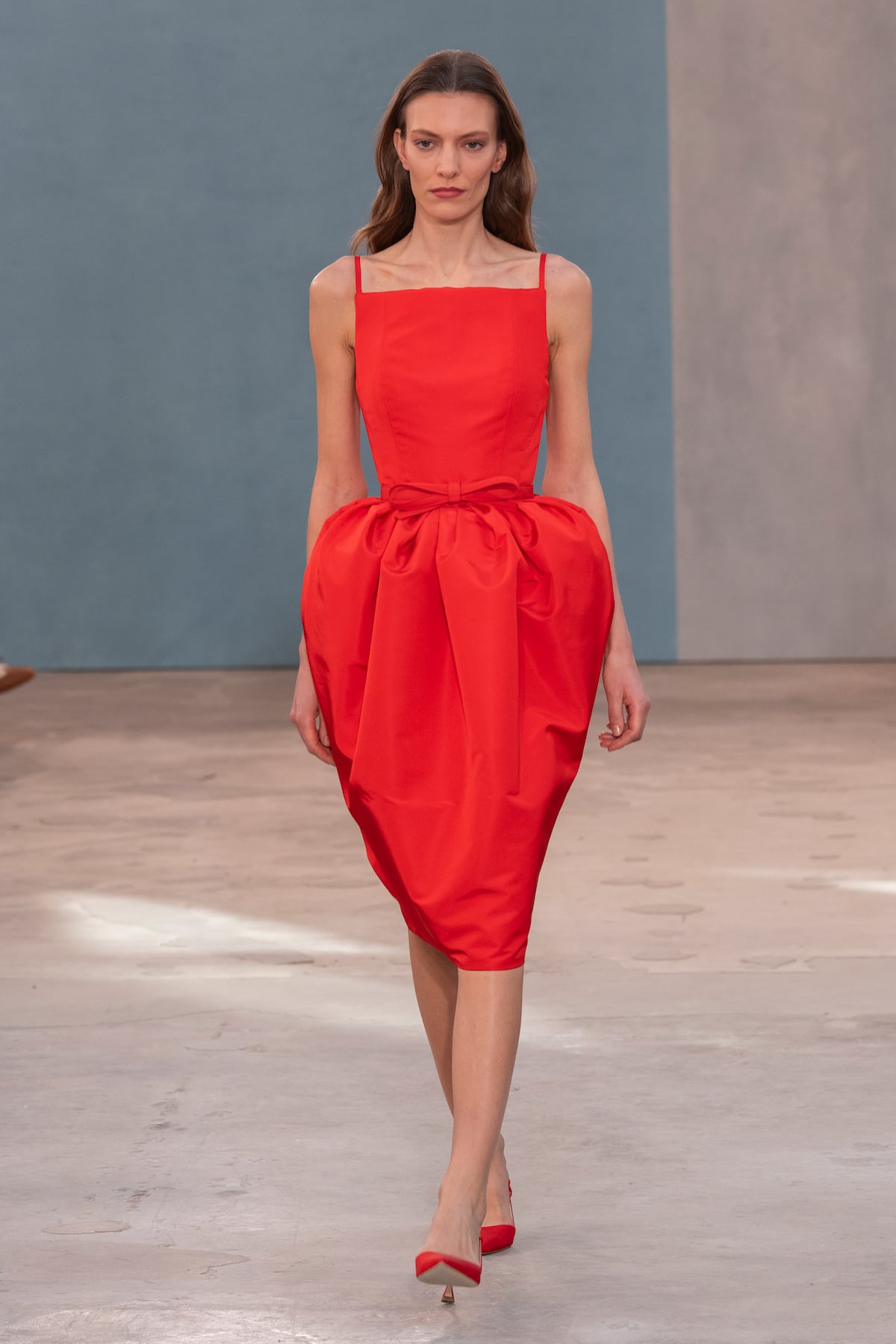 Carolina Herrera celebra a las mujeres de las artes en su desfile en Nueva York