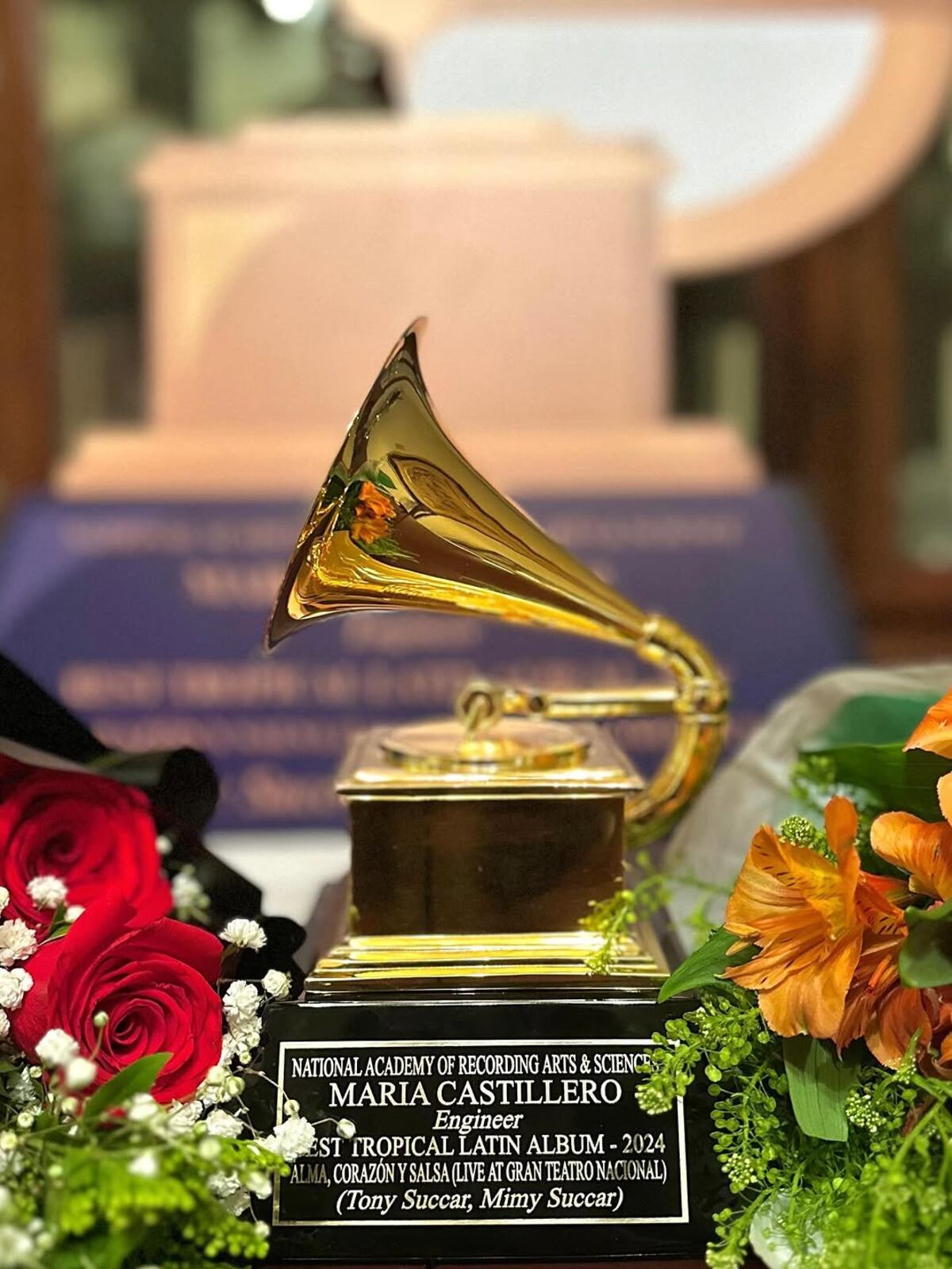 ‘Un sueño hecho realidad’: María Laura Castillero recibe su primer Grammy junto al equipo de Mimy y Tony Succar 