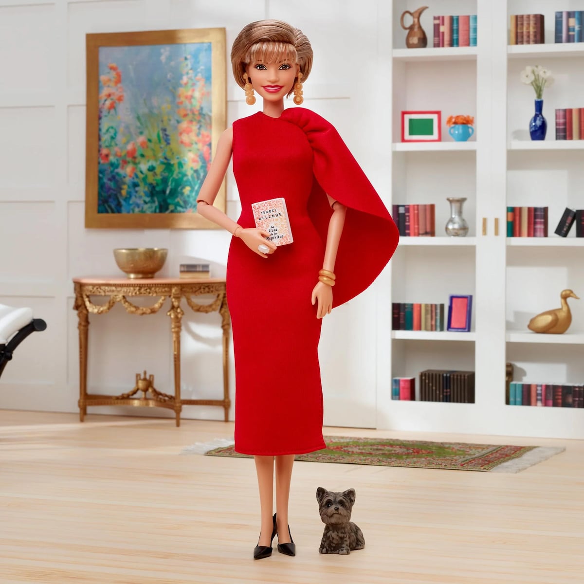 Isabel Allende ya tiene su muñeca Barbie y viene con un libro