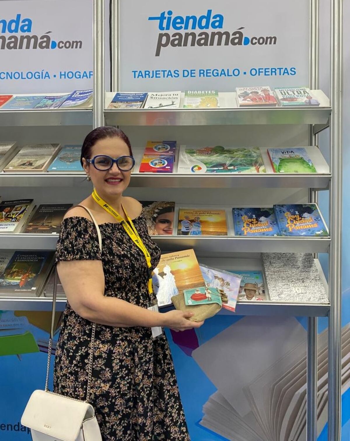 El stand de Tiendapanama.com en la Feria Internacional del Libro Panamá 2023