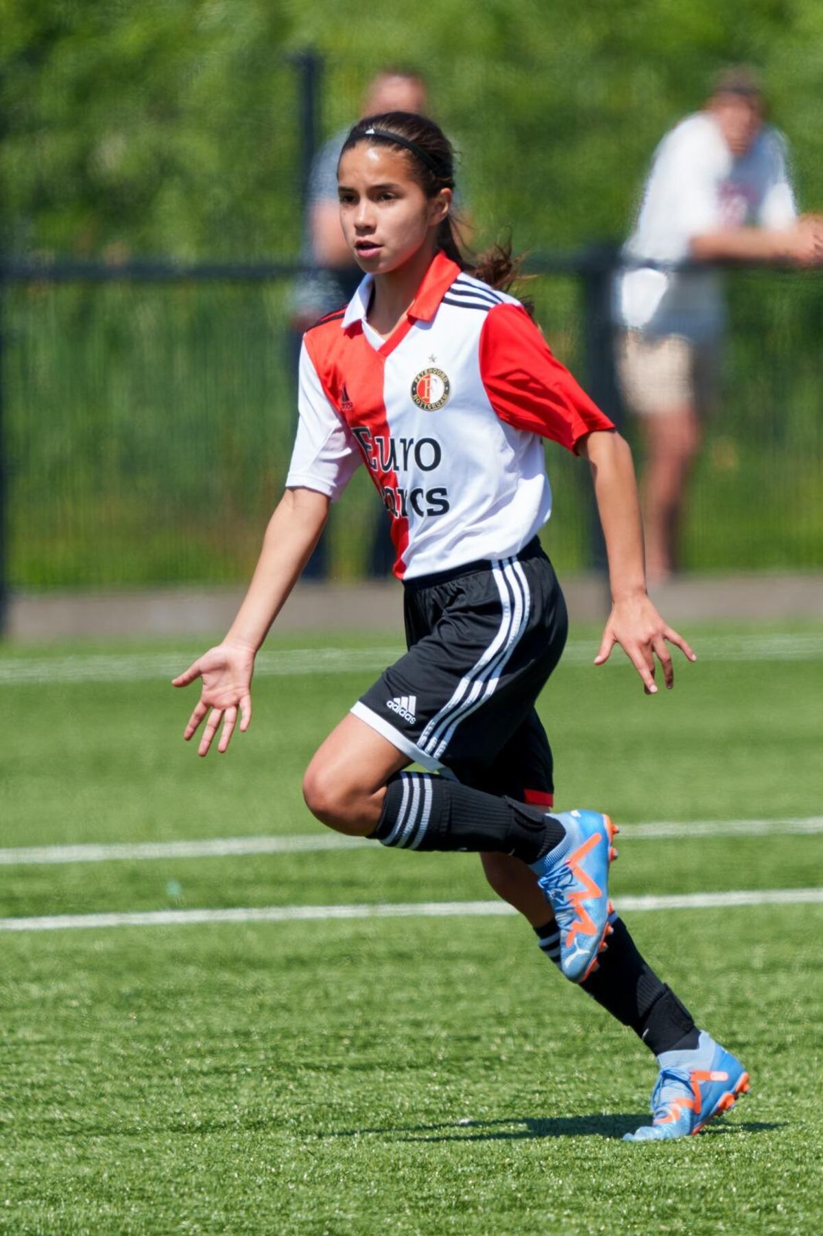 Laure Castillo, primera panameña en firmar con el equipo Feyenoord juvenil de Países Bajos