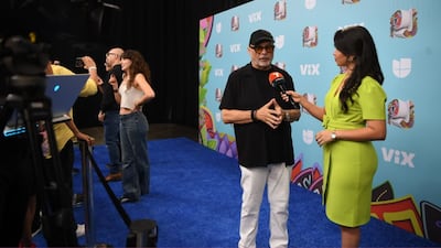 ¿Por qué la alfombra de los Premios Juventud en Panamá es azul?