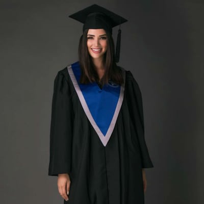 Sheldry Sáez, Miss Panamá 2011, se graduó con honores de la universidad