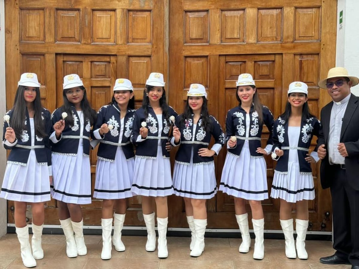 Tambor mayor, con estilo y patriotismo (parte 3)