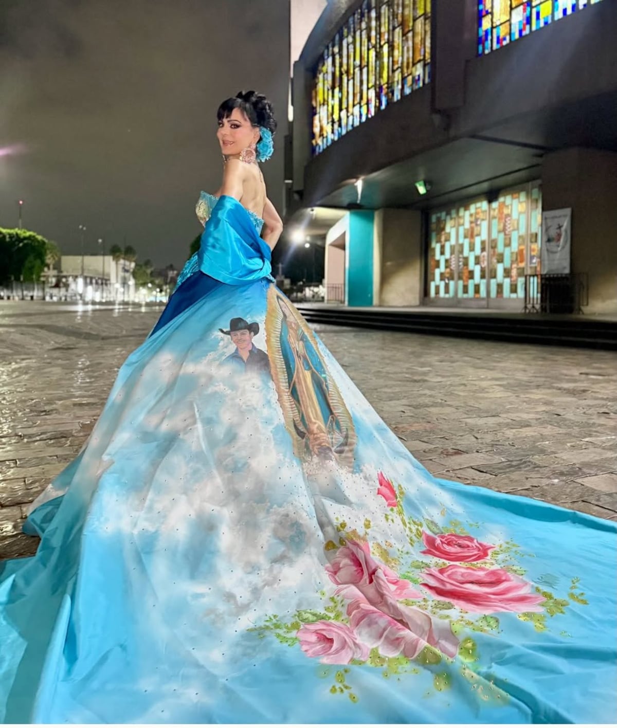 El vestido de ángeles de la cantante Maribel Guardia, en homenaje a su hijo, para cantarle la Virgen de Guadalupe en la Ciudad de México