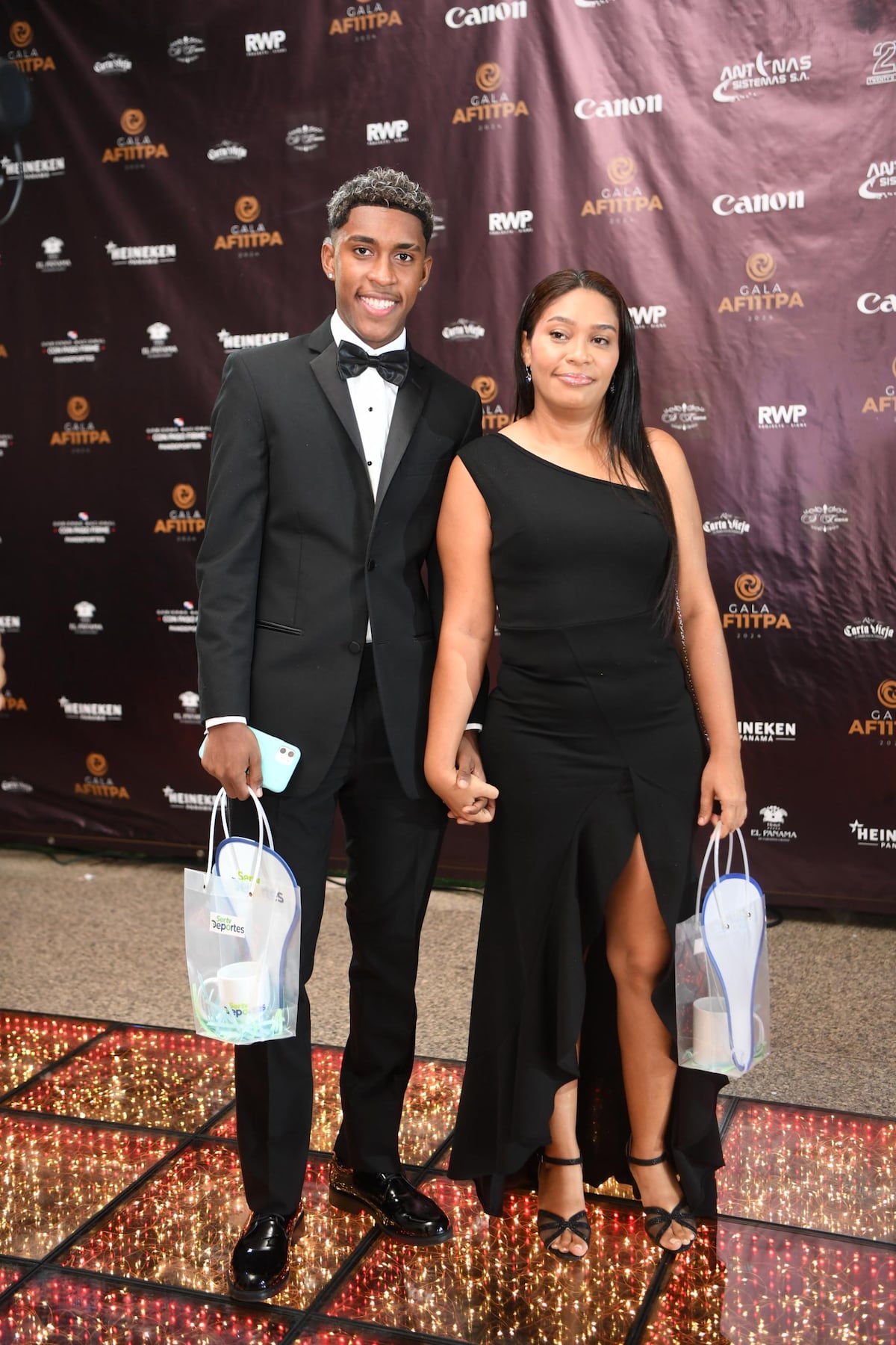 Así lucieron las estrellas de fútbol panameño en la alfombra roja de los premios Afutpa 2024