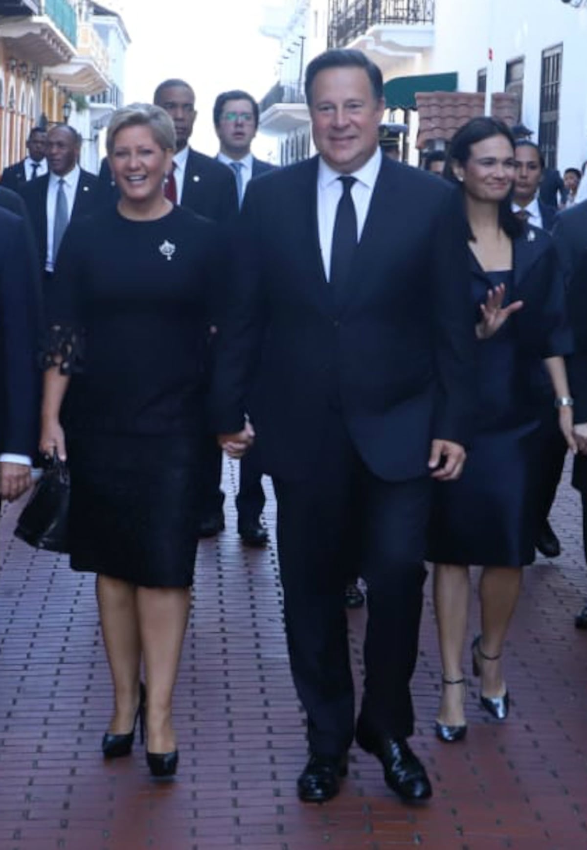 Los atuendos de la primera dama frente al papa