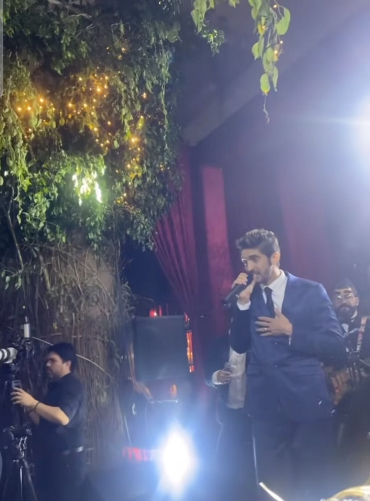 Sasha Nikyta, Serena Vamvas, y demás personalidades invitadas a la boda de Dayana Sáez y Gio Scollo