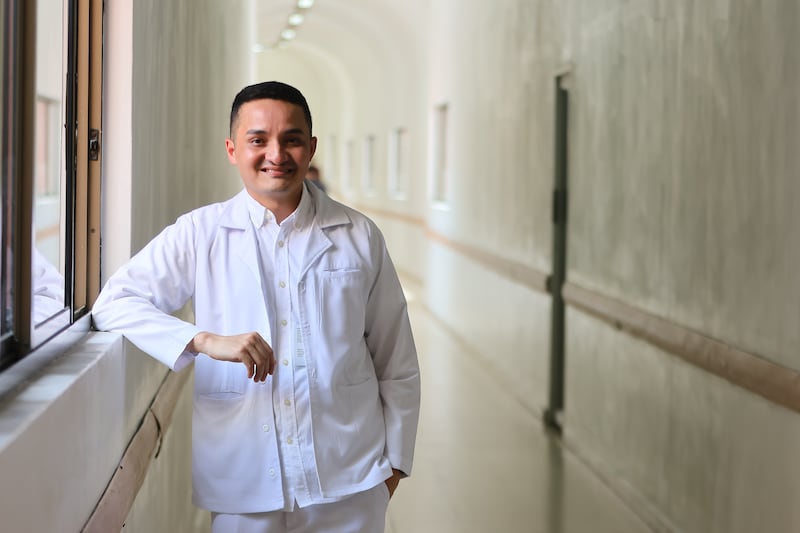 Joel Medina, enfermero panameño: ‘El cuidado y la empatía no tienen género’